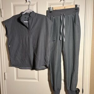 Women’s grey Figs Set XXS